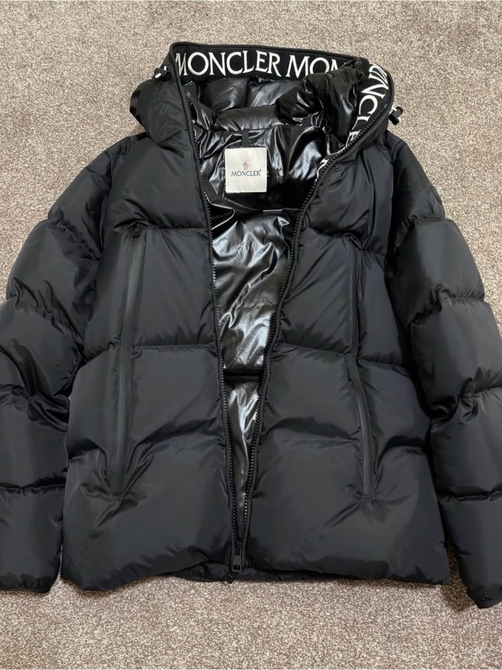 Moncler Montcla - Picture 1 of 11